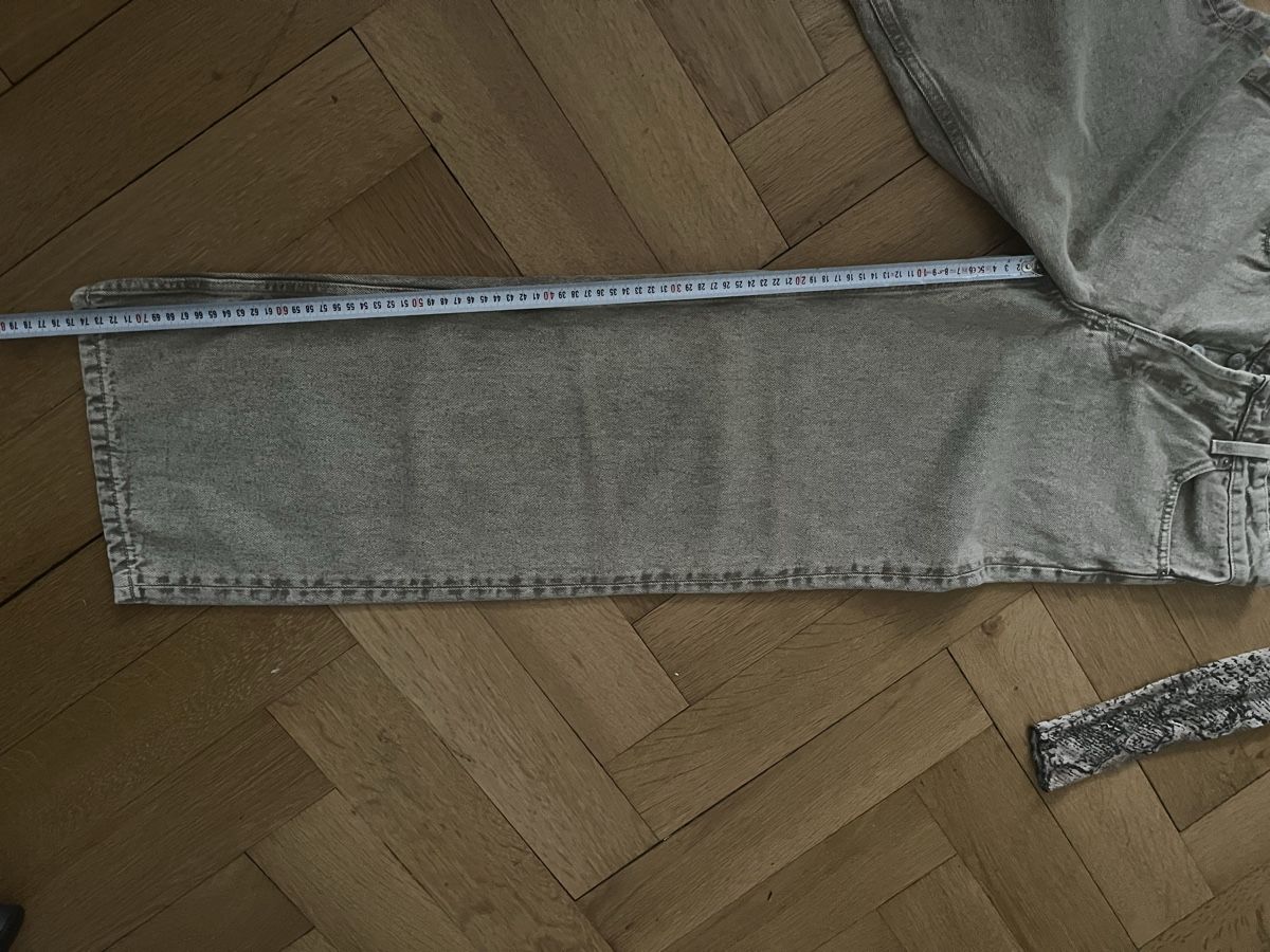 Lotti di vestiti: Bershka Oberteil Schlangenprint mit Hose  – Nuovo (secondo la descrizione) da Olten venduto da sae_82z2 2
