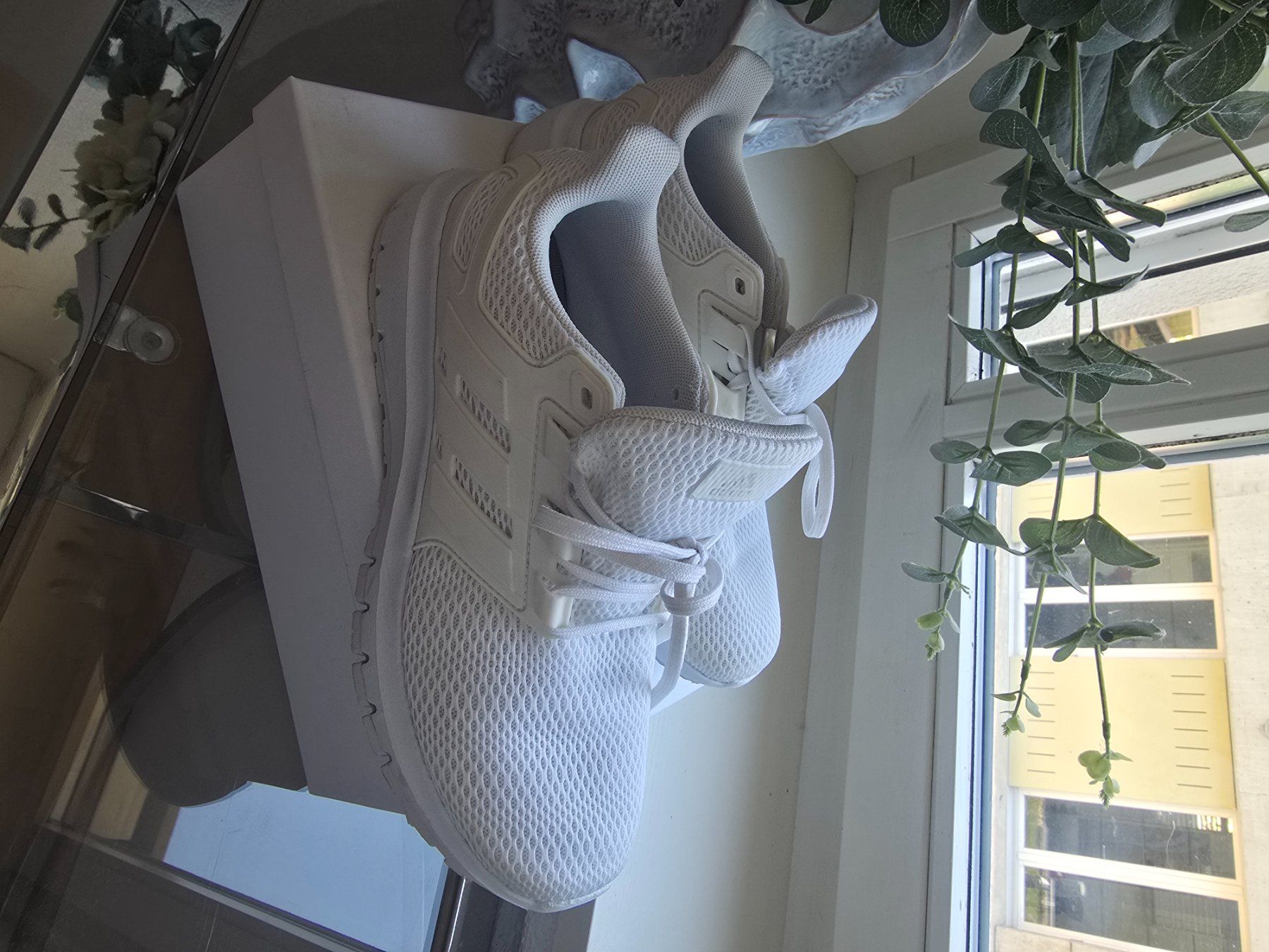 Chaussures femmes: Adidas Schuhe – D'occasion à Scherzingen par Jenny_t 2