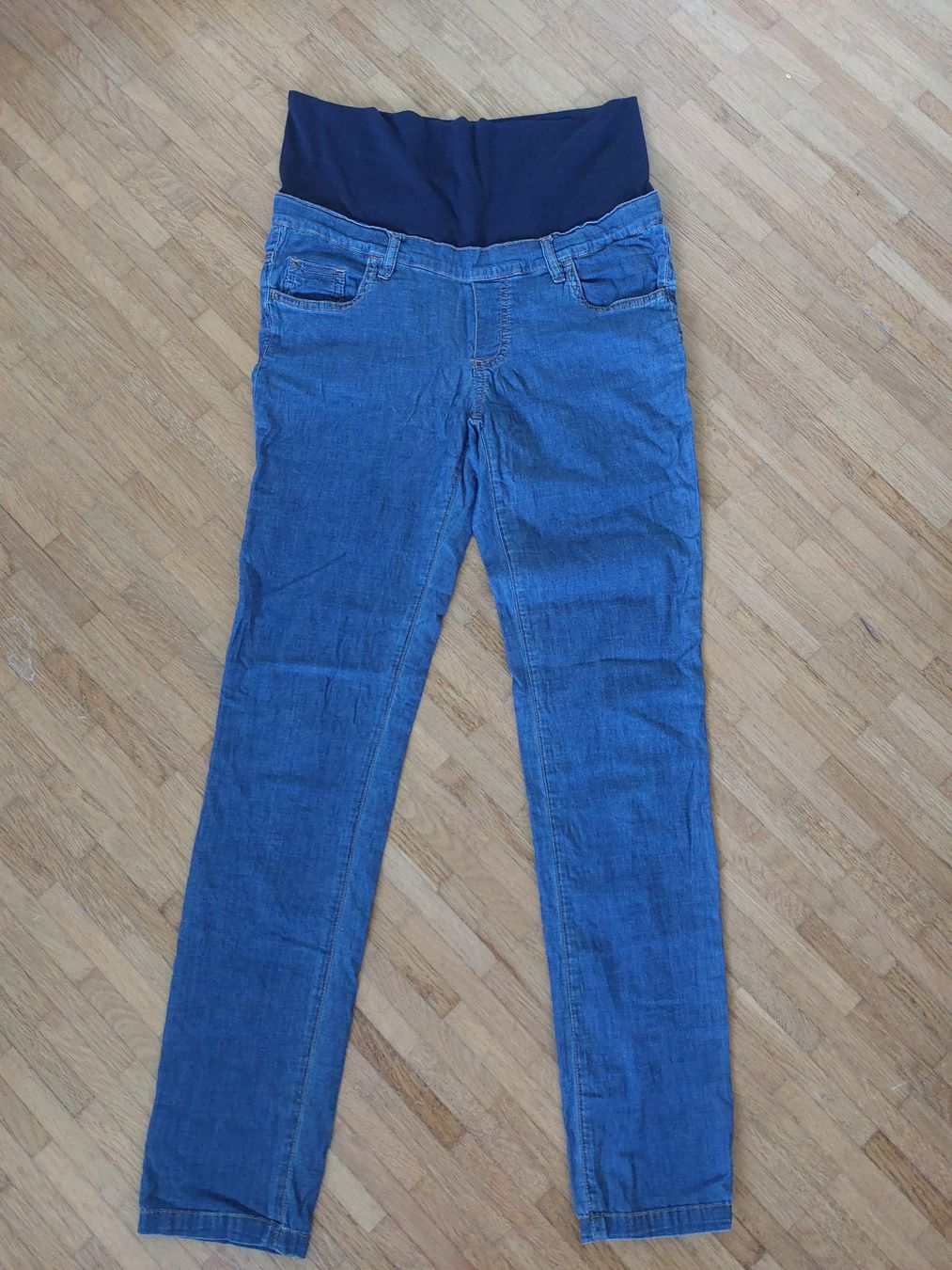 Jeans: Schwangerschaftsjeans Sommer – Usato da Männedorf venduto da Car_n5rb