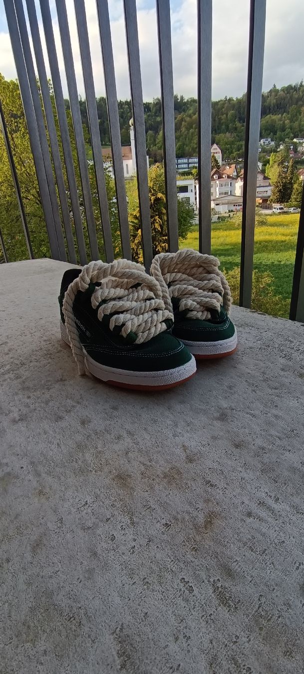 Reebok Scarpe da donna: Reebok Sneakers, Grösse 38.5 – Usato da Altstätten SG venduto da Astronomical
