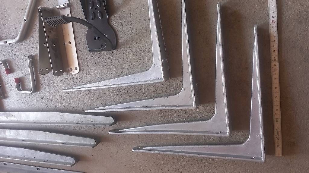 Console: Massive grosse Konsolen, Regalkonsolen, Winkel – Usato da Buus venduto da Leo7654 2