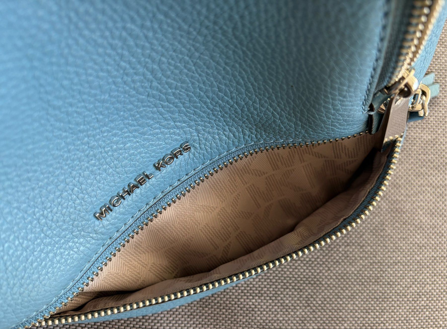 Michael Kors Zaini: Michael Kors RHEA ZIP BACK PACK - Blau LDR – Usato da Schlieren venduto da con_hdp9 8