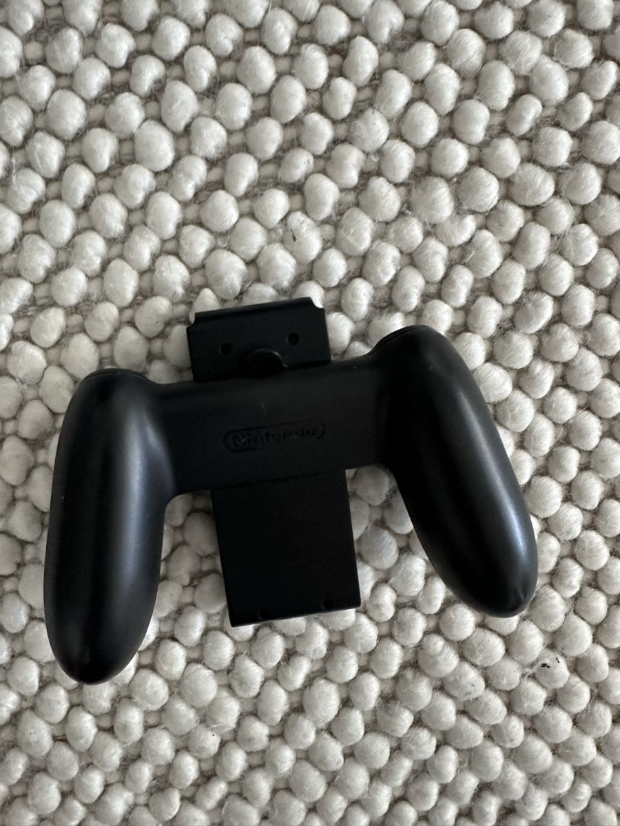 Nintendo Console: Nintendo Switch Konsole mit Zubehör  – Usato da Wabern venduto da submersible 4
