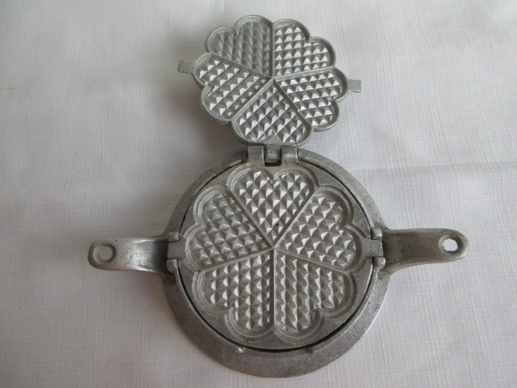 Giocattoli: Kinder - oder Puppen Wende - Waffeleisen, Aluguss – Usato da Binningen venduto da Oldfashion 2