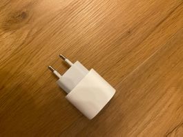 APPLE USB-C Power Adapter