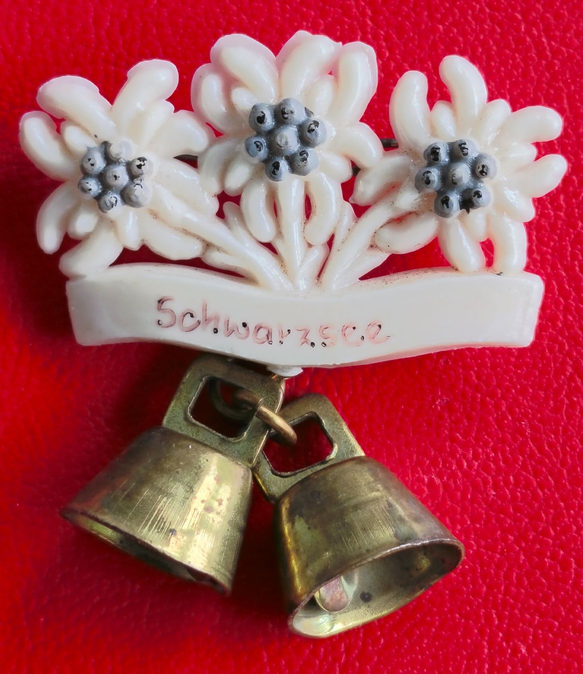 Spille & Fermagli: Schweizer Souvenir Brosche 3 Edelweiss aus Zermatt – Usato da Zürich venduto da Tanteemma369 2