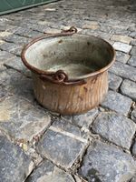 Antiker Kupferkessel, ideal für Herbstdekoration, Vintage