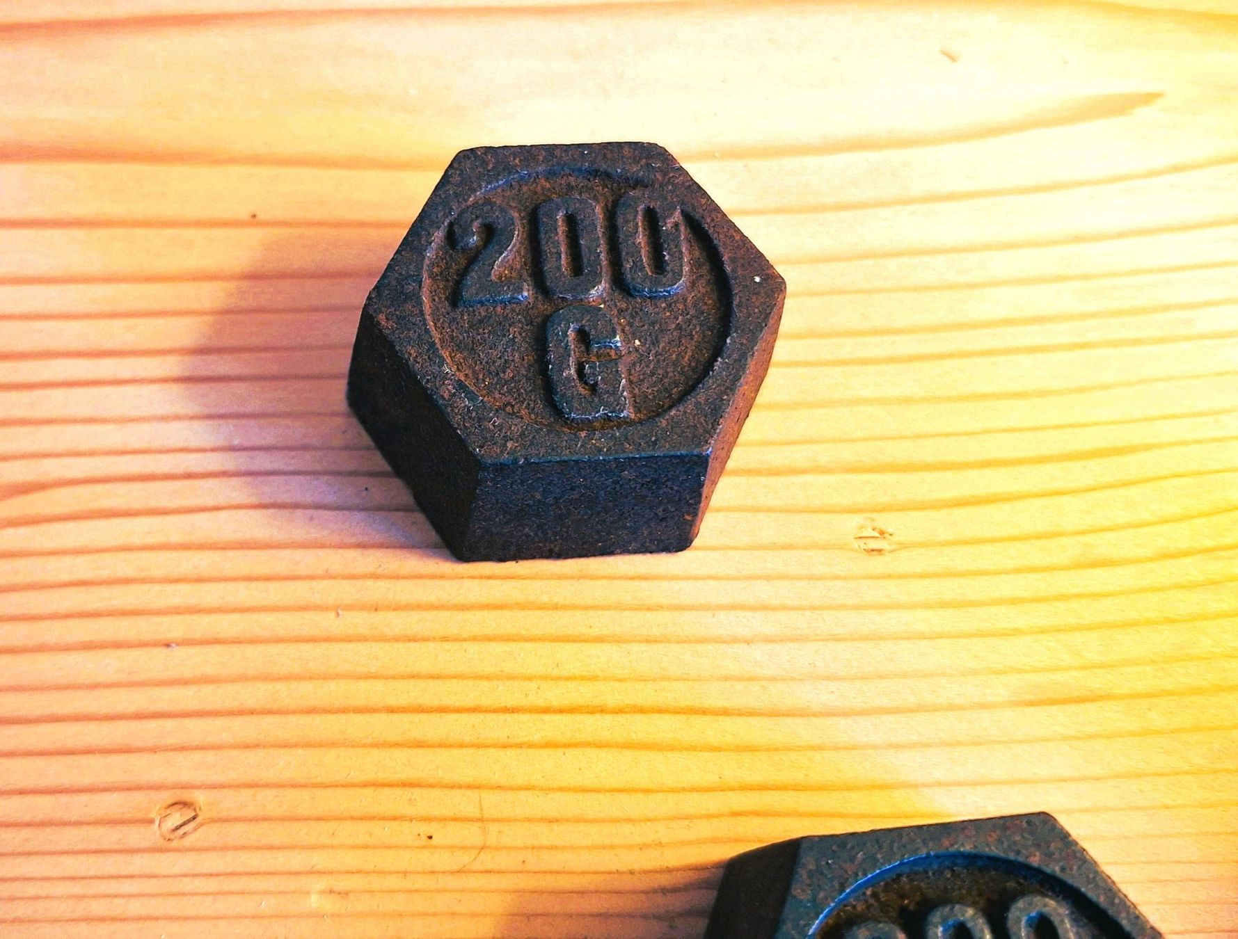 Bilance e pesi: Gewichtsstein 200 Gramm, antik, ab 1.- – Usato da Winterthur venduto da chvch 1