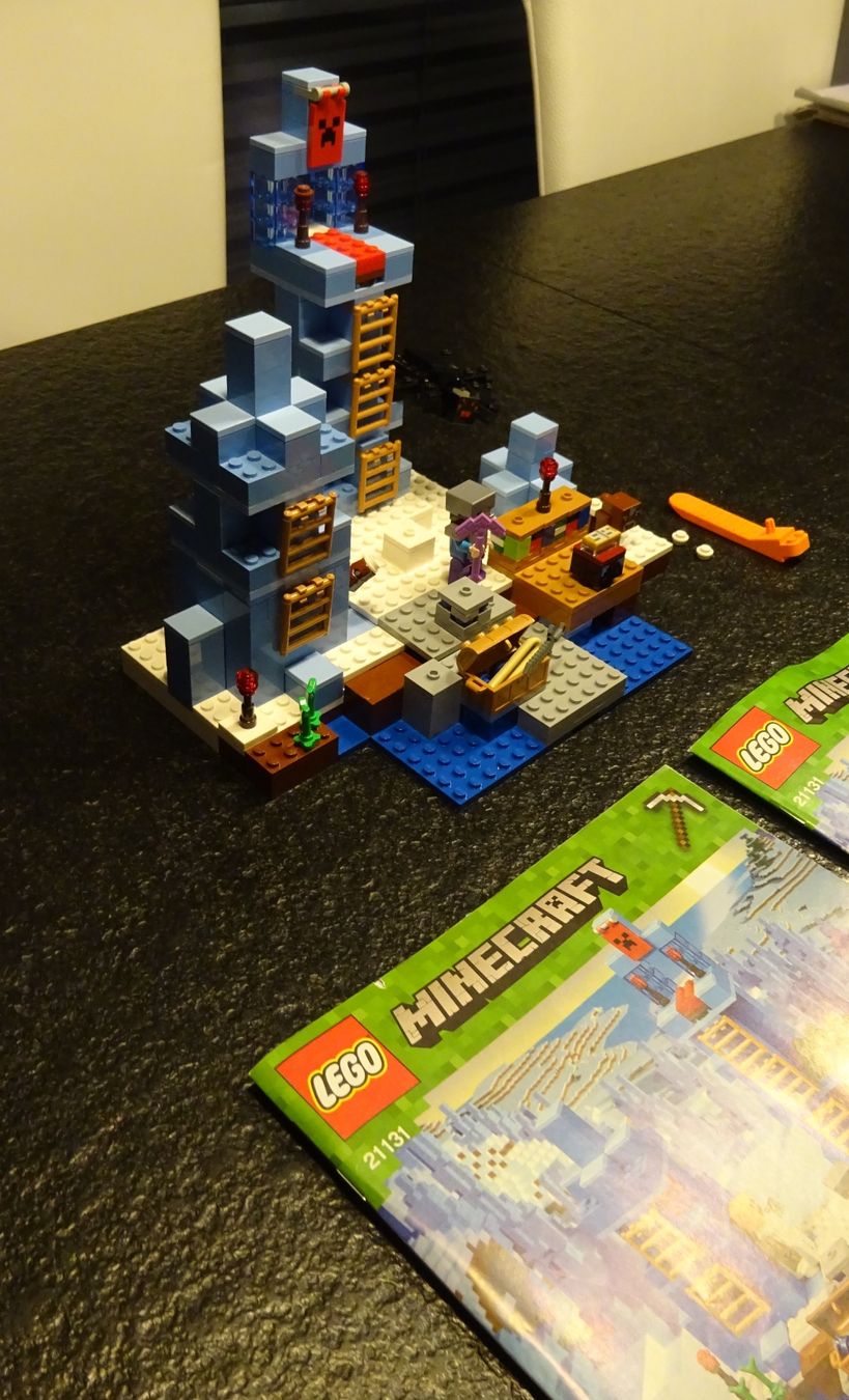 Lego Giocattoli: LEGO Minecraft 21131 - Türme aus EIS – Usato da Wagenhausen venduto da Svema 2