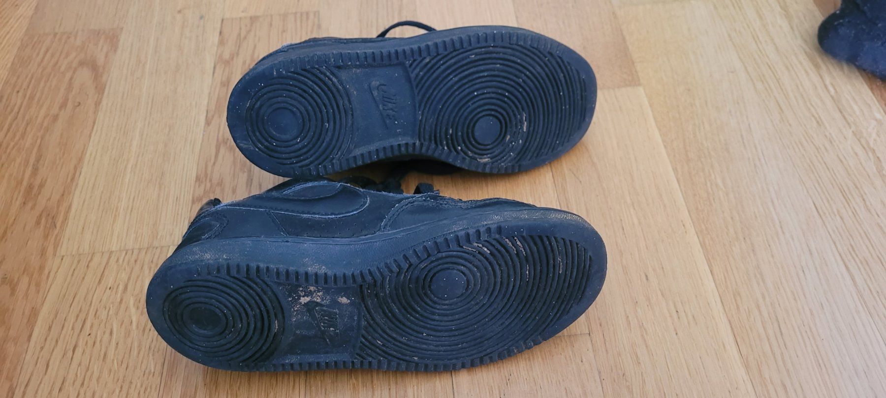 Nike Scarpe per ragazzi: Basket Nike taille 29.5 – Usato da Gland venduto da Mezo81010 2