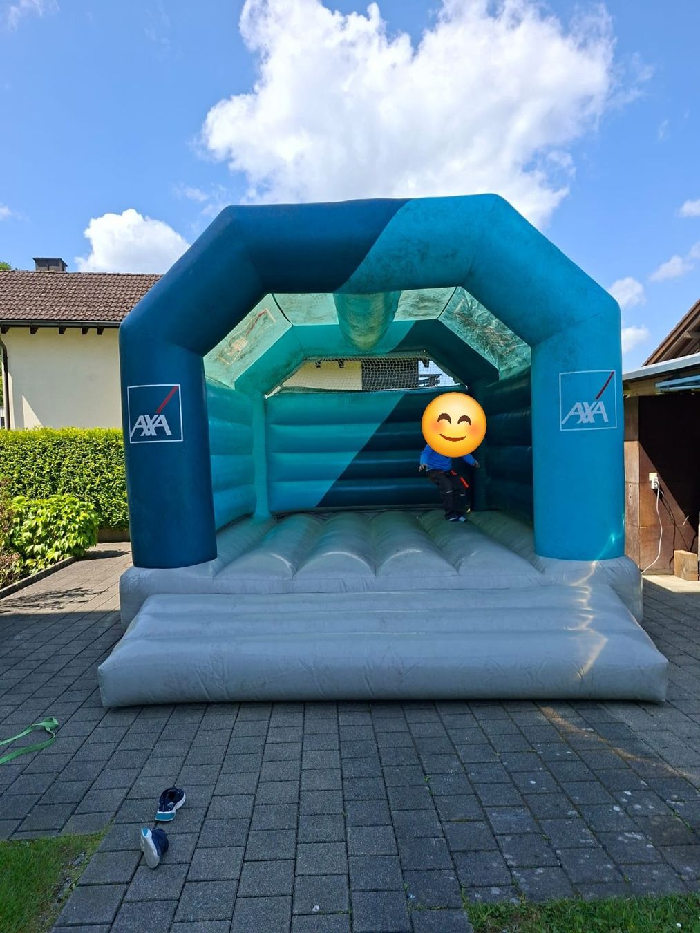 Jeux: Grosse Hüpfburg – D'occasion à Bäch SZ par nadinek85