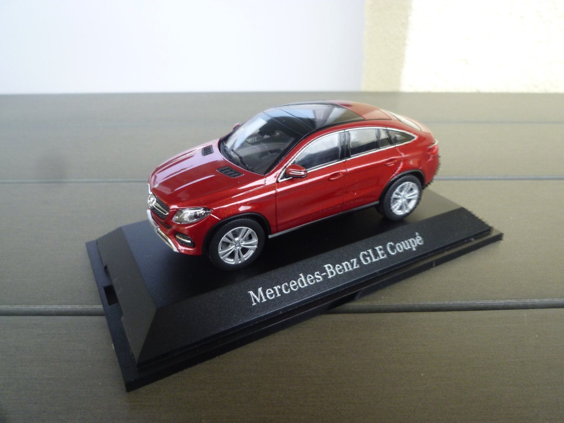 Mercedes-Benz Modellini d'auto: Mercedes-Benz GLE Coupè – Nuovo (secondo la descrizione) da Flawil venduto da Imperiosud
