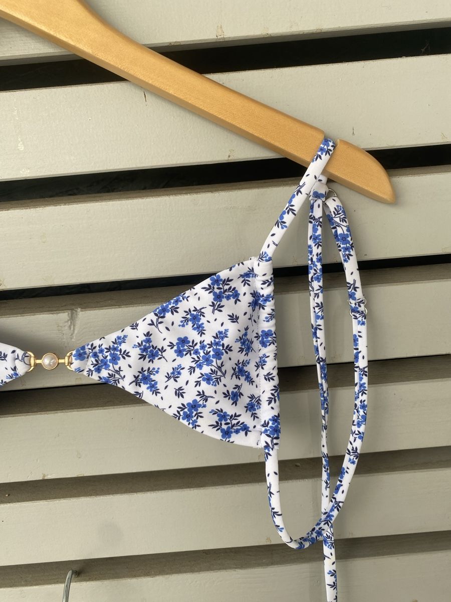 Badekleider & Bikinis: Bikini à fleurs bleu  – Gebraucht aus St-Légier-Chiésaz von lea_6k5s 1