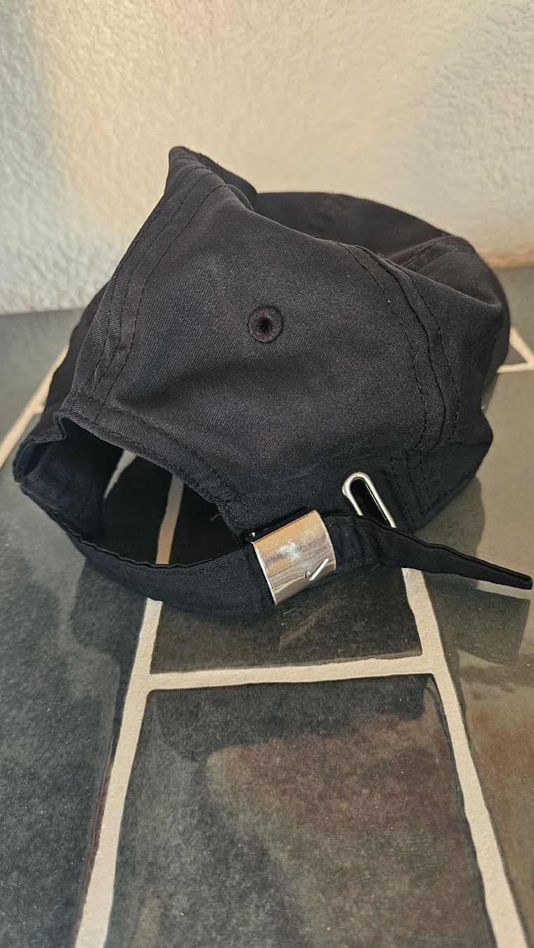 Nike Copricapi, berretti & cappellini: CAP Nike – Usato da Bulle venduto da tiff_1992 1