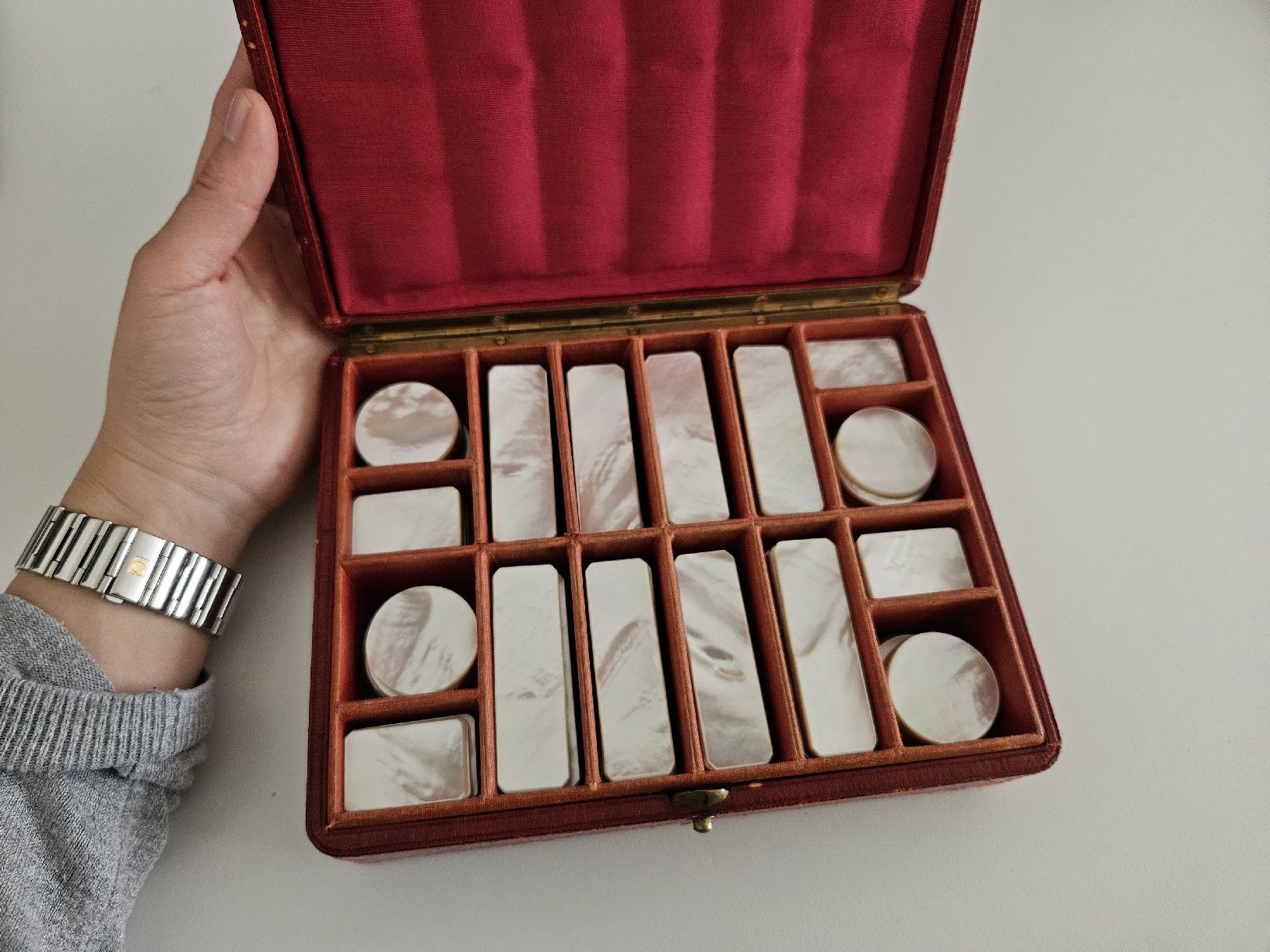Giocattoli: Antikes Set mit 144 Perlmutt Scheiben / Jetons / Spielset – Usato da Wiezikon b.Sirnach venduto da wiezikon.vintage 7