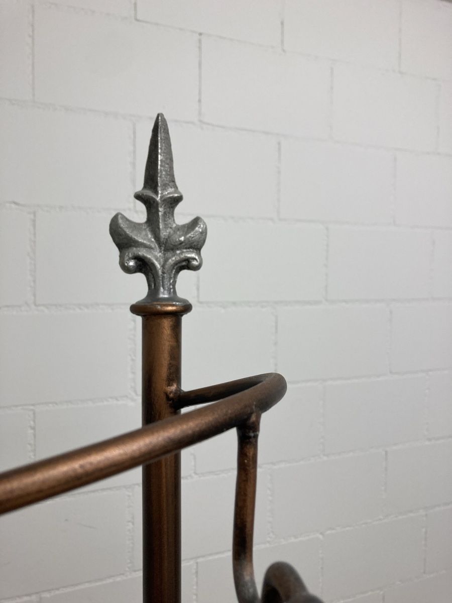 Garderobe: Kleiderständer / Garderobenständer. Metall. Kupferfarben. – Gebraucht aus Walchwil von Mocca555 1