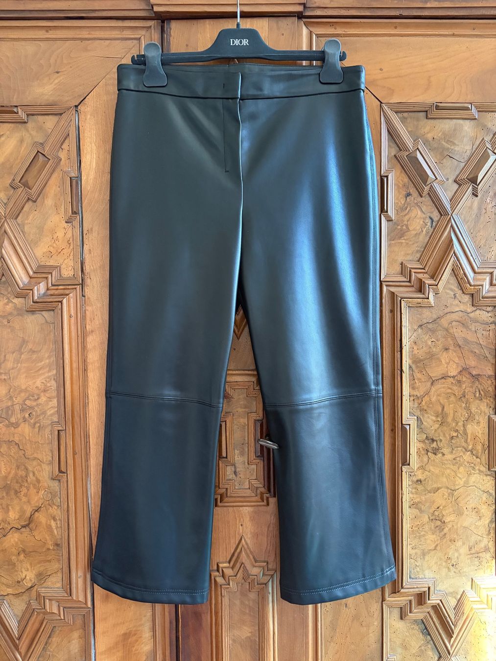 Max Mara Pantaloni: S`MAX MARA COATED TRAUSERS Cropped, Ankle -length silhouette – Nuovo (secondo la descrizione) da Interlaken venduto da Bona55 1