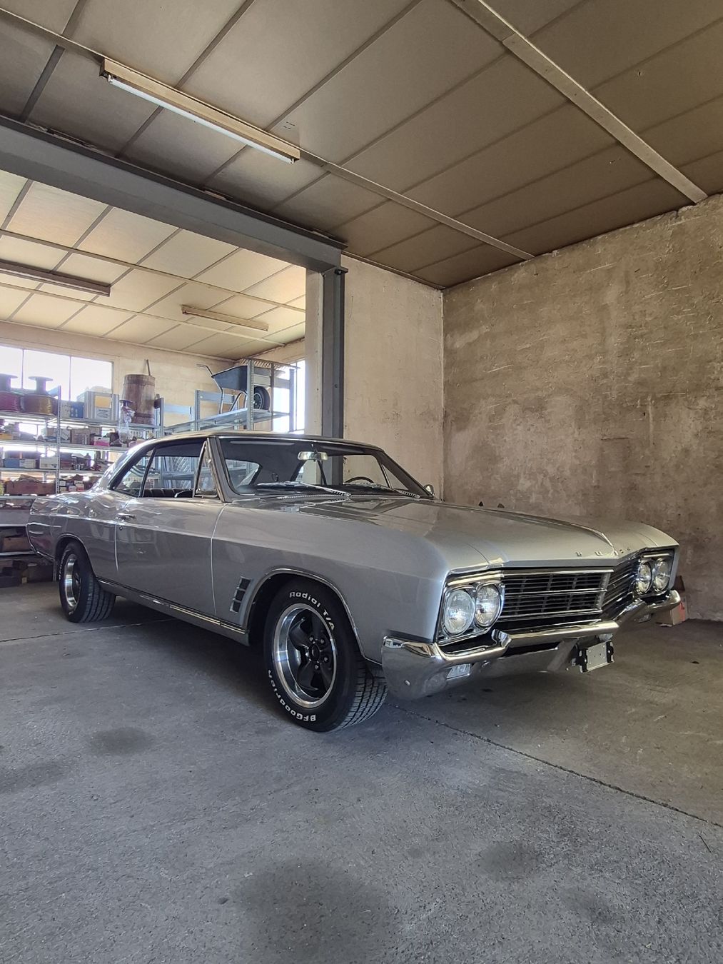 Buick Autos: Buick V8  – Gebraucht aus Corserey von Borisstrahm