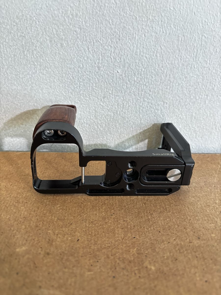 Smallrig Altri Accessori: SmallRig L Bracket Sony a6300  – Usato da Zürich venduto da maylangthangnho 1