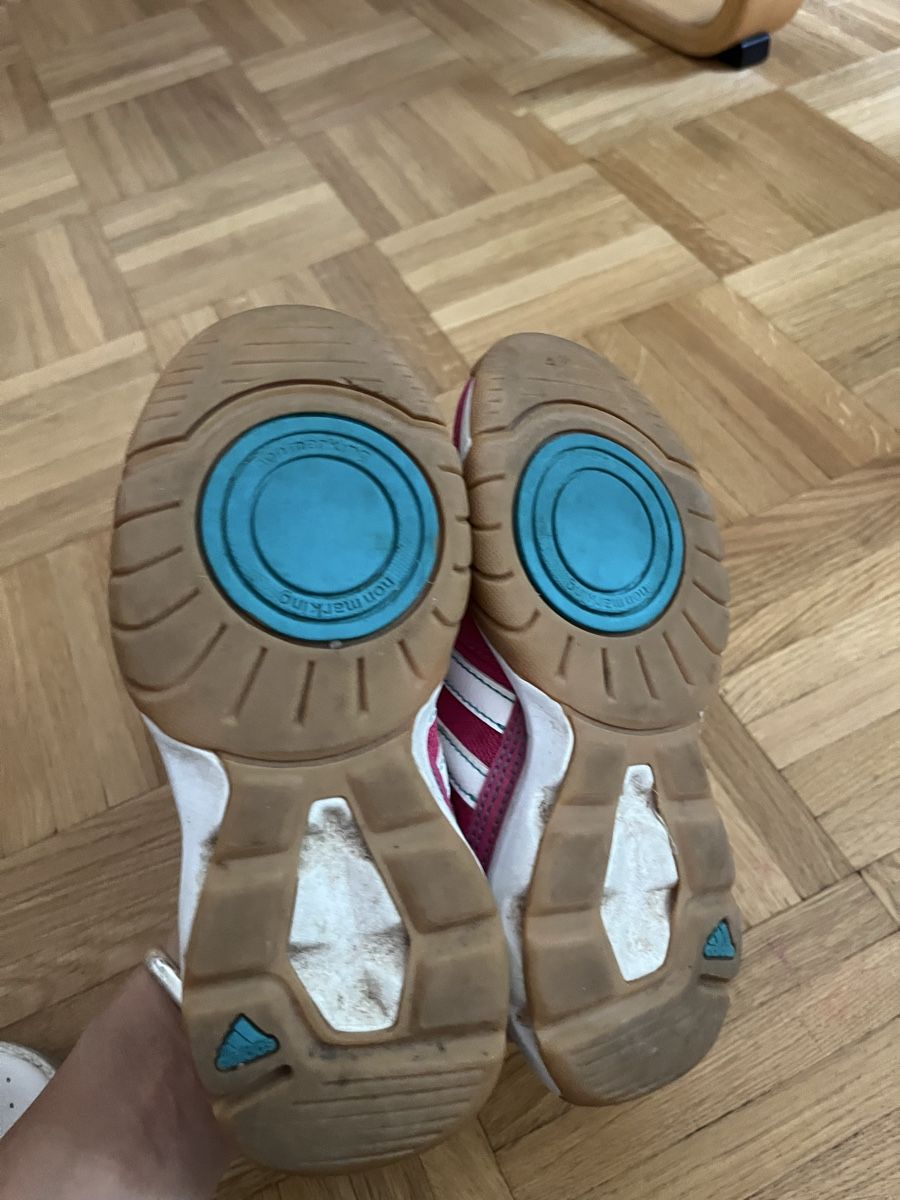 Adidas Chaussures filles: Basket adidas size 29 – D'occasion à Bellevue par utilisatratice 1