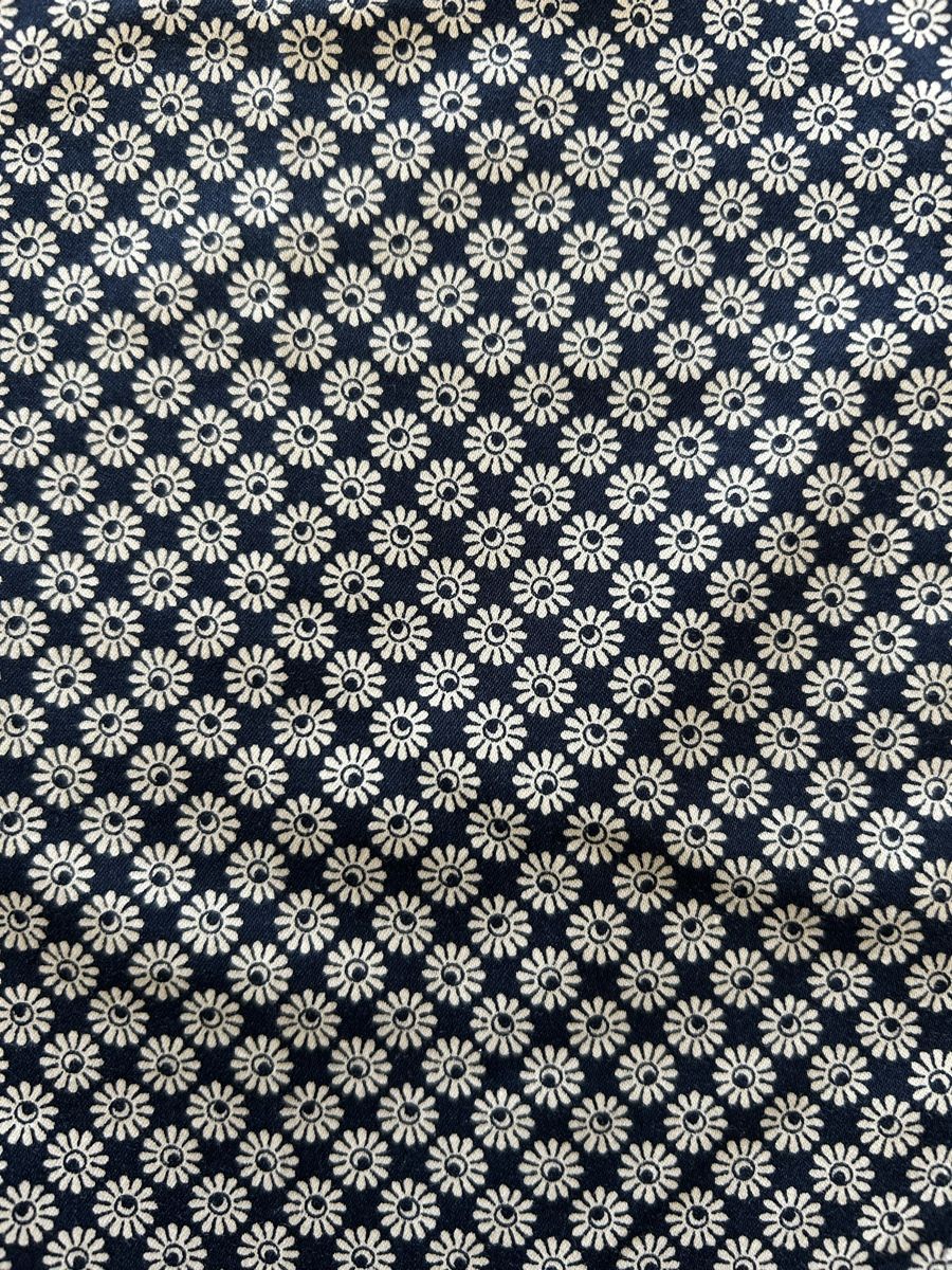 Uniqlo Pantaloni: New Uniqlo pants, flower design, size M – Nuovo (secondo la descrizione) da Zürich venduto da Sophie0569 6