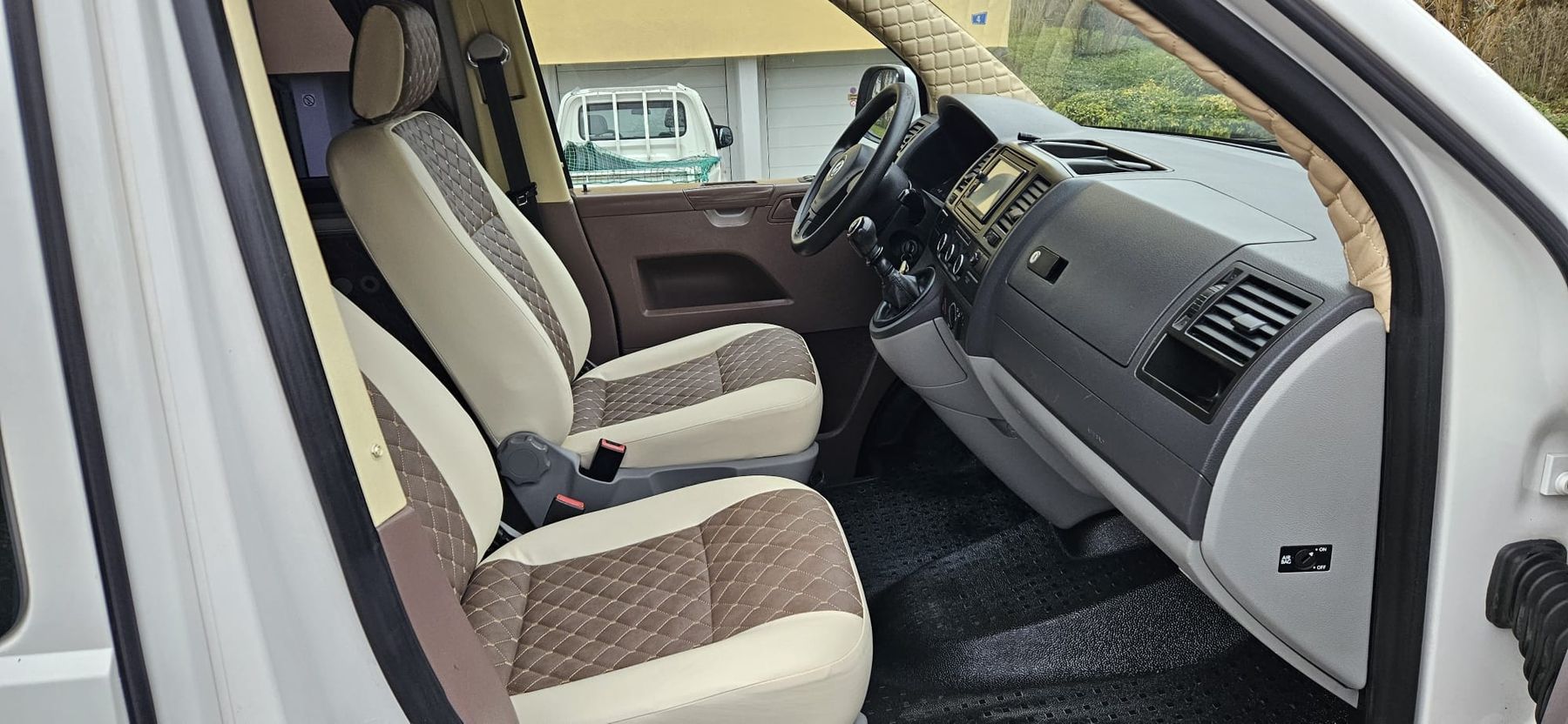 VW Automobili: VW T5 CAMPER (9 SITZ) – Usato da Dietlikon venduto da svajc80 5