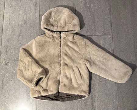 Flauschige Übergangsjacke von Zara, Grösse 128