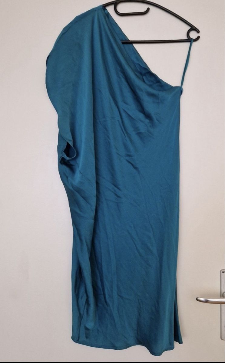 Tara Jarmon Vestiti: Kleid one shoulder Tara Jarmon – Usato da Zürich venduto da oon_nns5