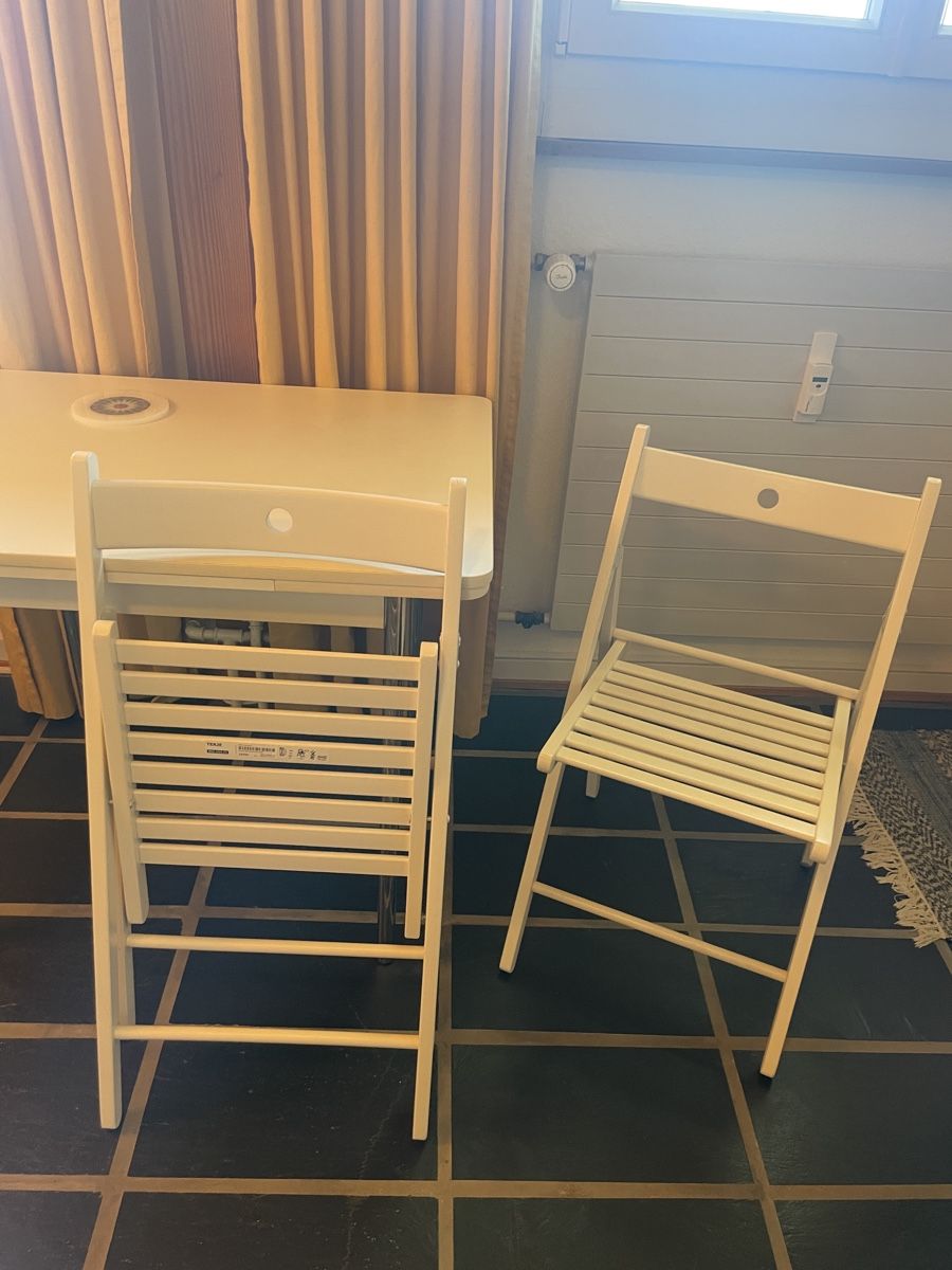 Ikea Stühle: 2 Holzgartenstühle weiss – Gebraucht aus Basel von Dawuety 1