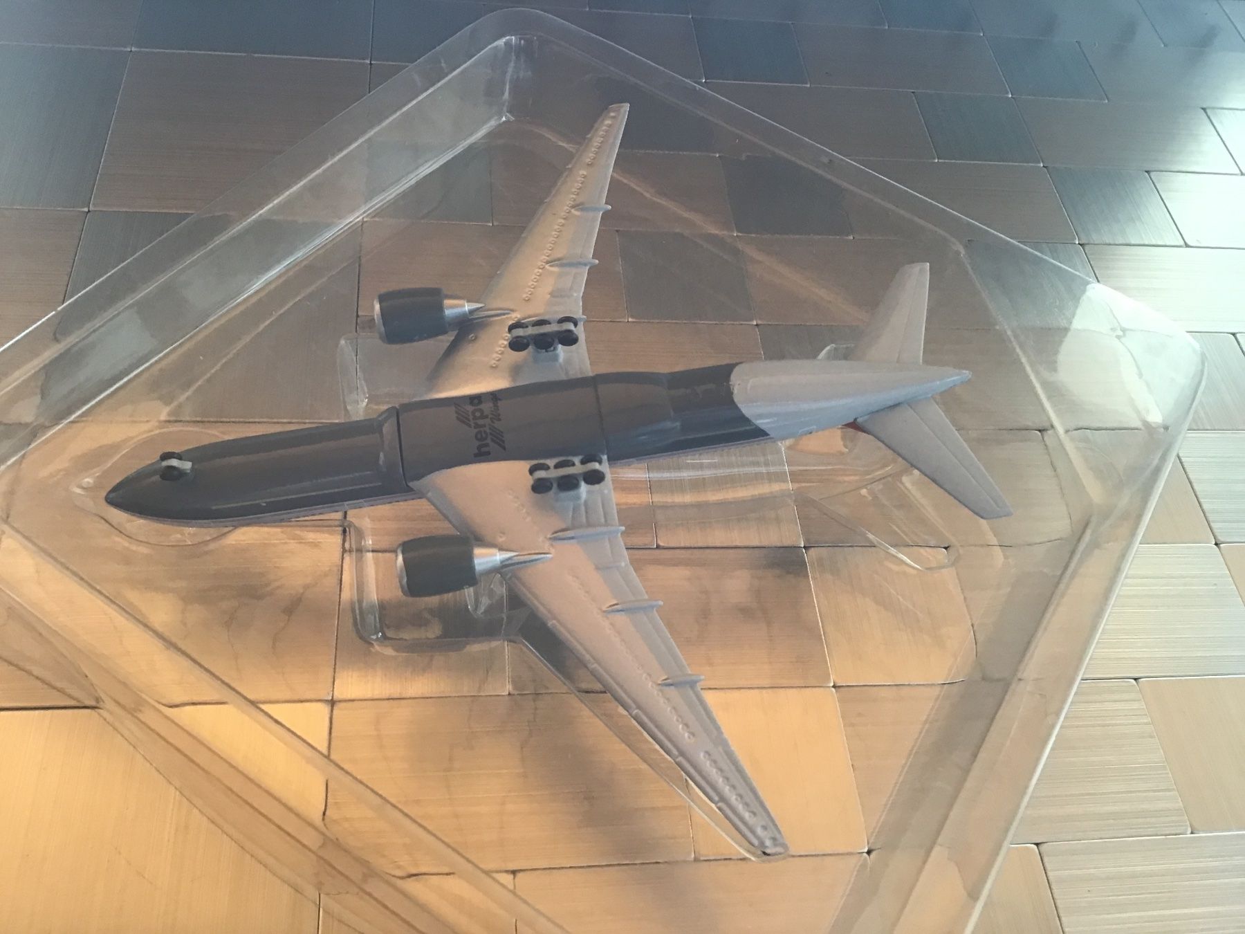 Herpa Kit di modellismo & Modellini statici: HERPA BOEING 777-200IGW – Usato da Männedorf venduto da Spezial-Modelle 3