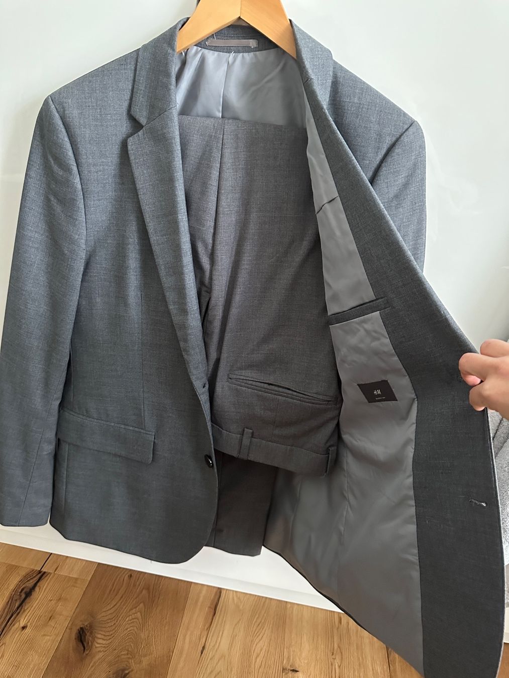H&M Completi: Herrenanzug grau – Usato da Perlen venduto da H.Spa 1