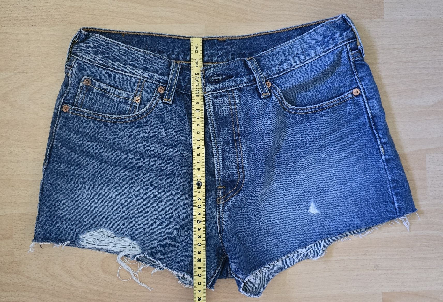Levi's Jeans: Shortjeans Levi's Gr.L – Usato da Oberbipp venduto da Meaw13