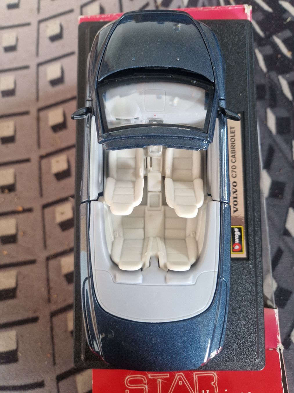 Volvo Modellini d'auto: Rarer Volvo C70 1/24 sehr schönes Modell – Usato da Safenwil venduto da saavo 3