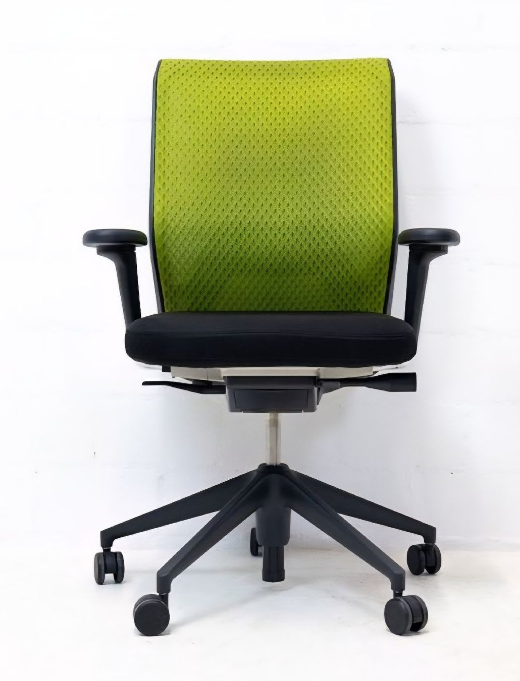 Vitra Chaises: Vitra ID Mesh Bürostuhl – D'occasion à Herrliberg par Dusty1961 3