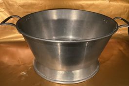 Altes, grosses Löchersieb /  Aluminium  Durchmesser 30,5cm