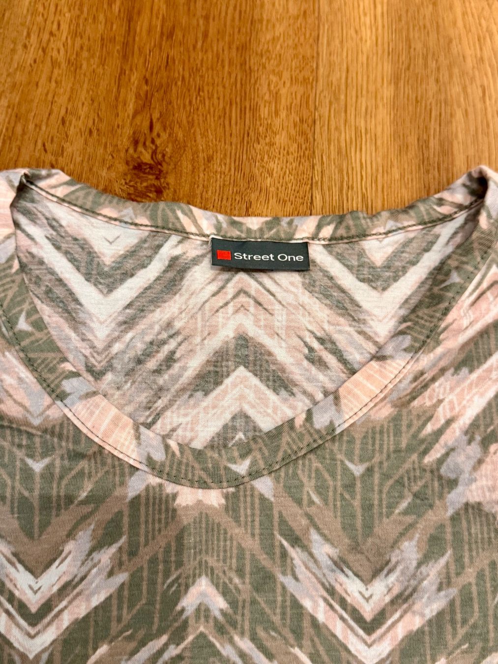 T-shirts: Basic Shirt Street One Gr. 36 – D'occasion à Rothrist par Fondgruebe 1
