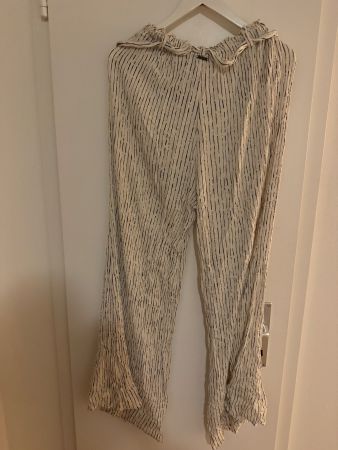 Leichte Hose Streifen Grösse M guter Zustand