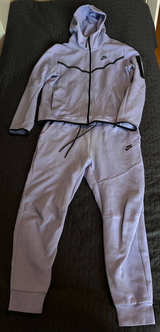 Nike Tute: Nike techfleece – Usato da Lausanne venduto da shabnam.t
