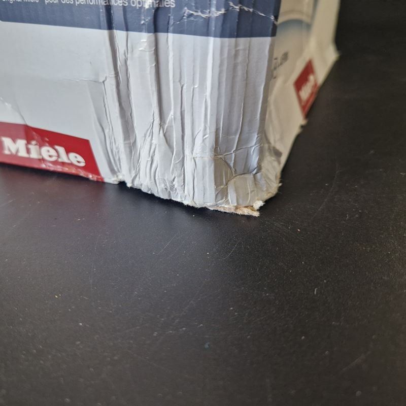 Miele Altro per la casa: MIELE HyClean 8x Staubsaugersäcke + 4 Filter – Usato da Muhen venduto da Restwert_Muhen 6