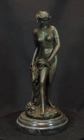 Signierte Bronze Skulptur, Venus im Bad