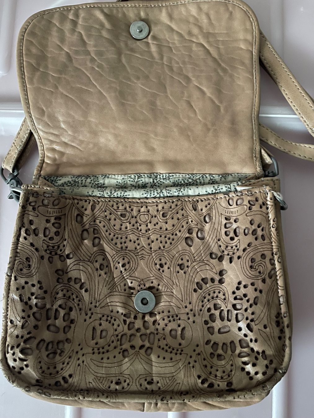 Taschen für Damen: Nile  Leder Tasche – Gebraucht aus Hinterkappelen von lid_9h7j 1