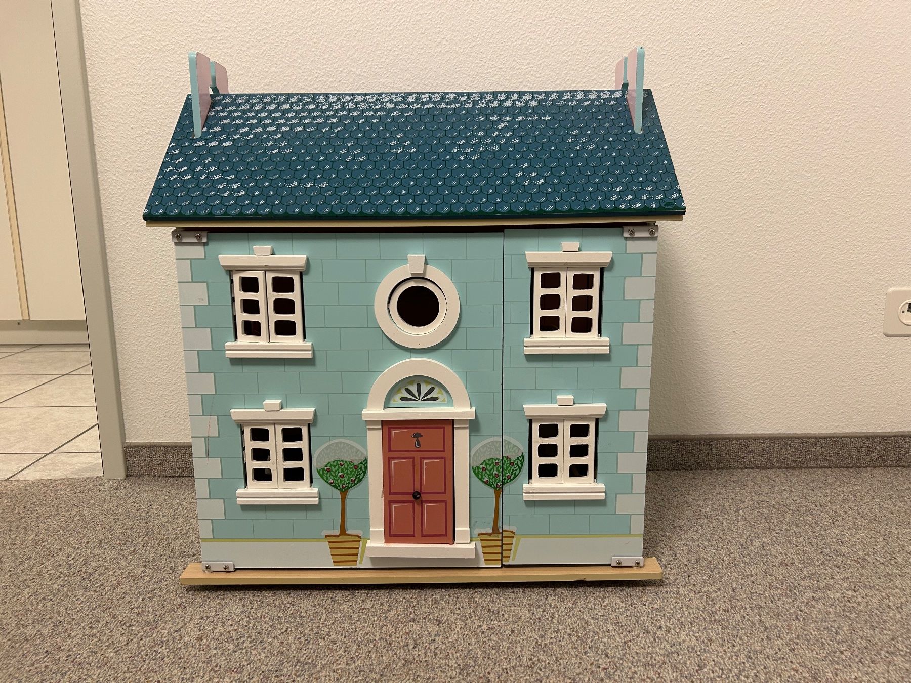 Puppenhäuser & -möbel: Puppenhaus – Gebraucht aus Bretzwil von bluemli83
