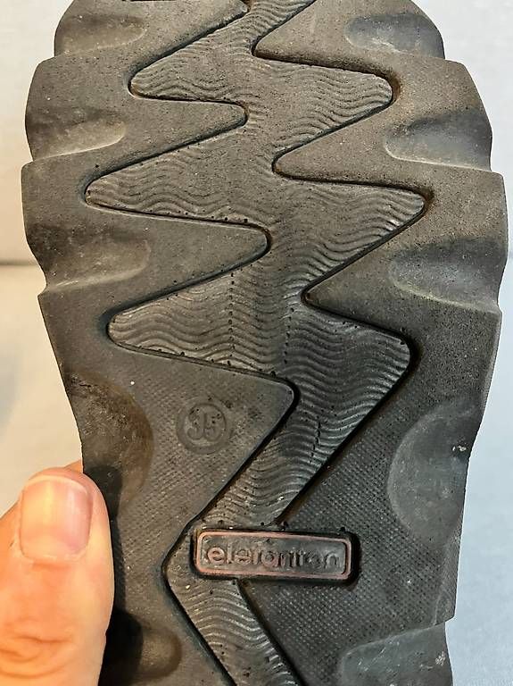 Schuhe für Jungen: Sandalen Elefanten, Grösse 35 – Gebraucht aus Bühl BE von psos 3