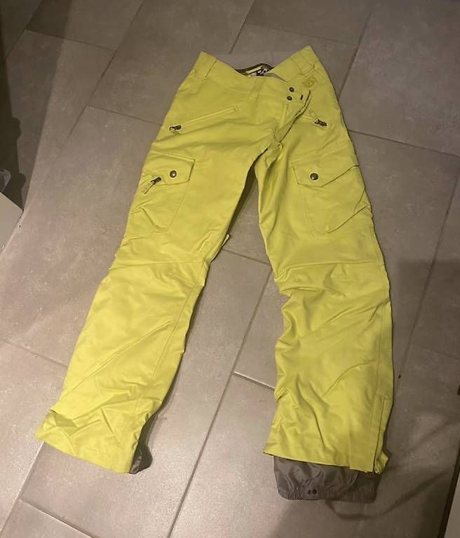 Pantaloni: Pantalon ski / snowboard Burton S – Usato da Val d'Illiez venduto da sabesabe66
