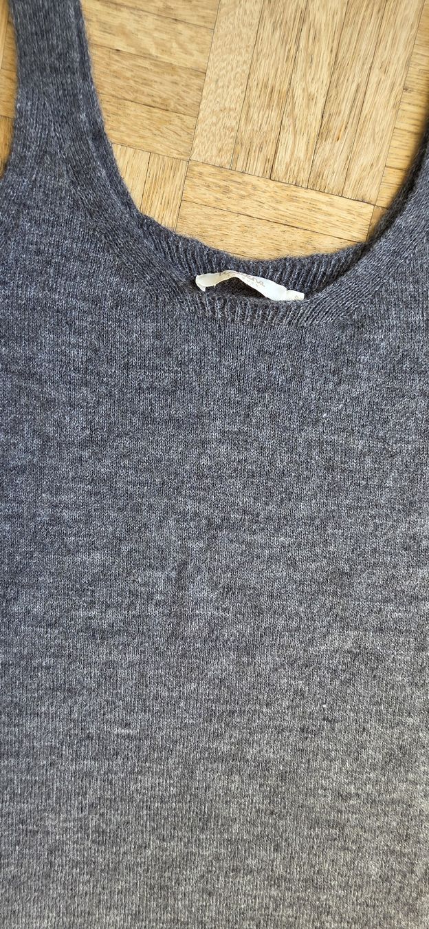 Top: Débardeur /Top laine gris taille S – Usato da Yverdon-les-Bains venduto da van_dq65 7