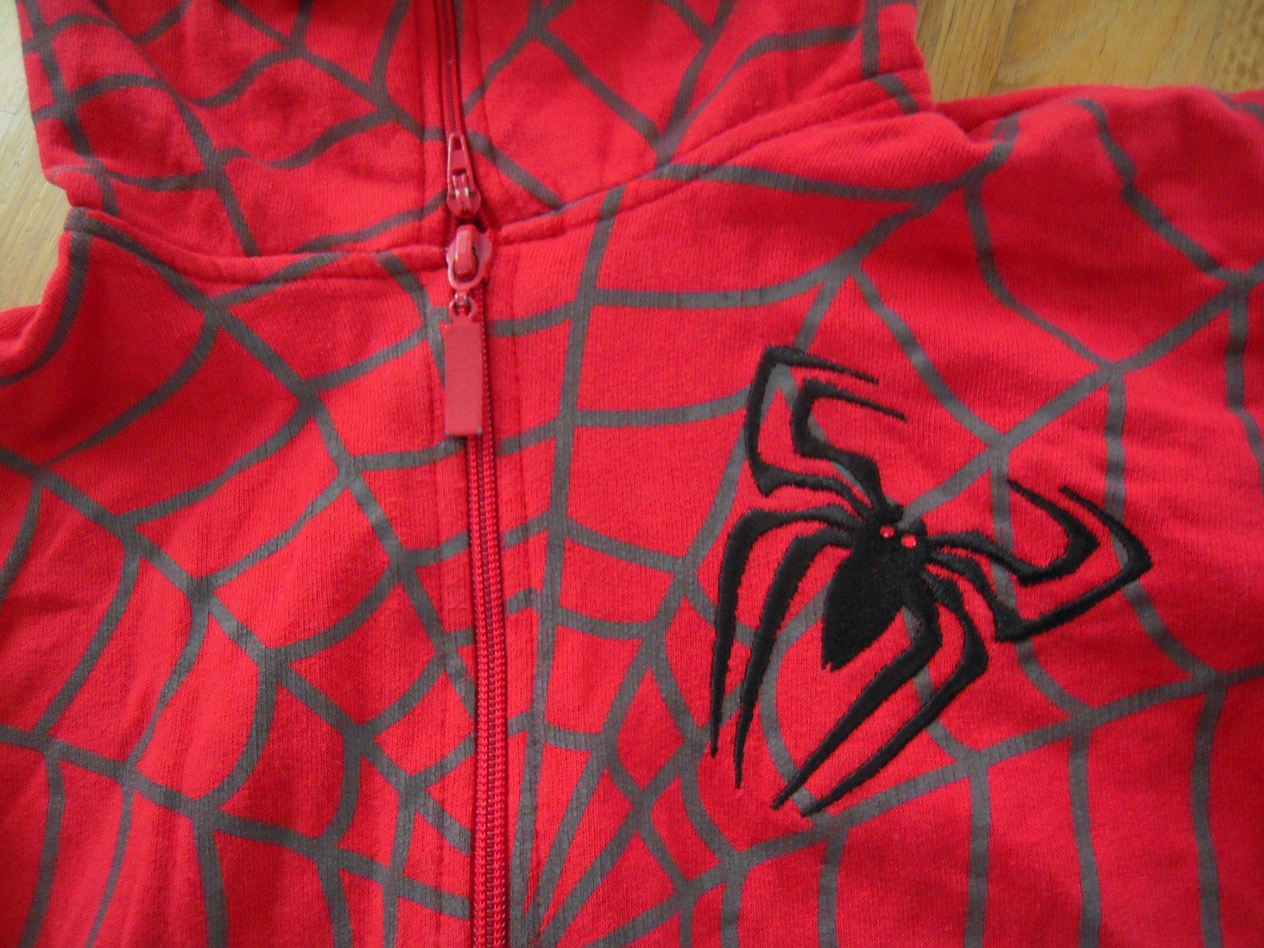 Maglioni & Felpe: Spider-Man Kapuzenpullover Gr 134 – Nuovo (secondo la descrizione) da Uzwil venduto da visions77 1