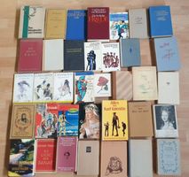 Bücherkiste mit alten Romanen und Geschichten ca. 1900-1997