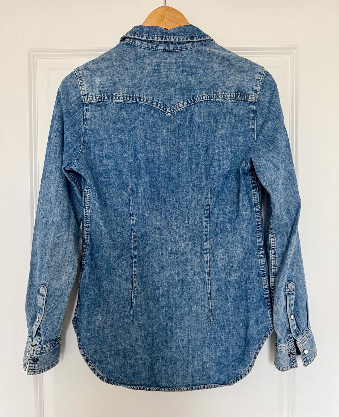 Blusen: Chemise denim boutons pressions – Gebraucht aus giffers von sev_c9x9 1