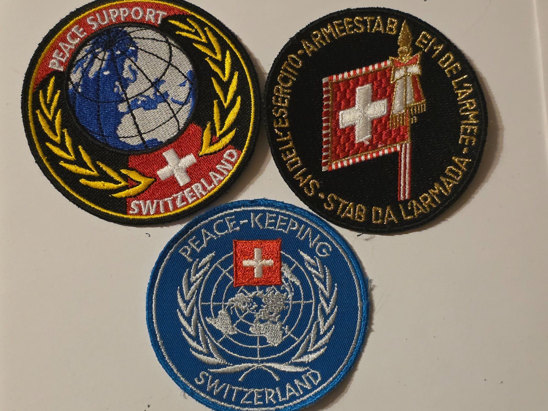 Schweizer Armee Placchette & Badge: 3 Badges Armée Abzeichen – Nuovo (secondo la descrizione) da Nyon venduto da freetoys08