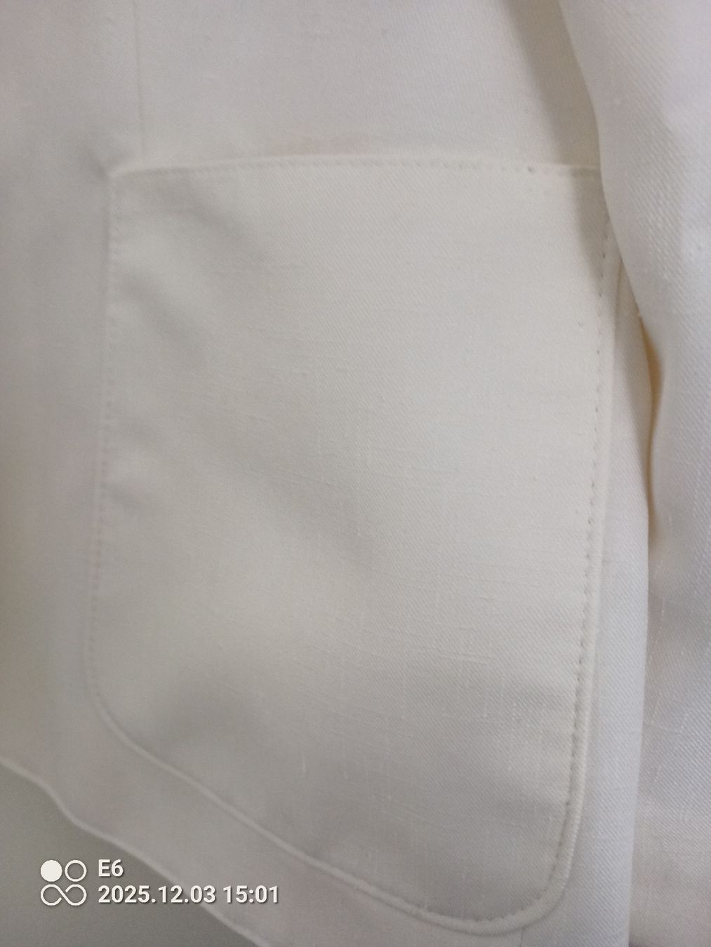 Jacken: Pflegeleichter beiger Blazer – Gebraucht aus Zürich von Mitzi6 5